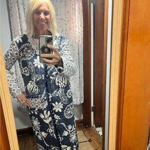 Floral Blue and White Quilted Robe